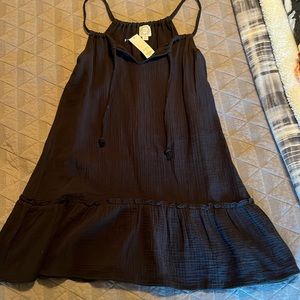 Black dress from Francesca’s. never worn, with tags.
